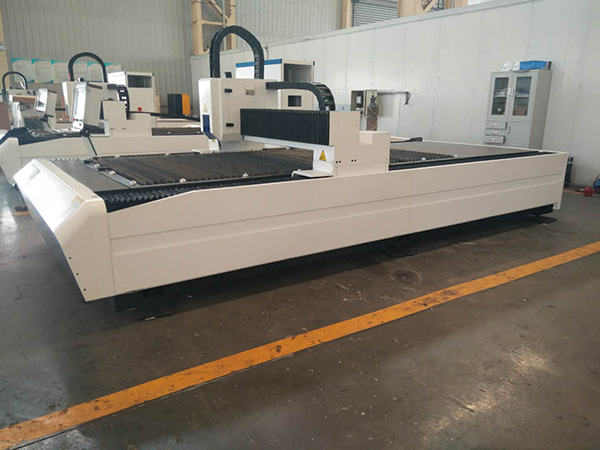 Máy cắt laser sợi 1000W 2000W 3000W 4000W 6Kw cho tấm kim loại