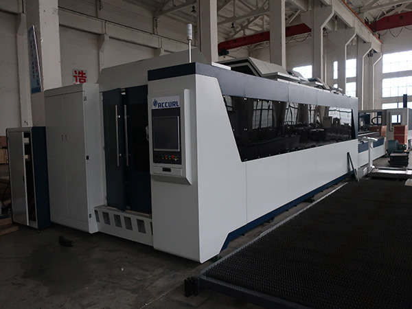 Nhà máy sản xuất máy cắt laser CNC 1000w 