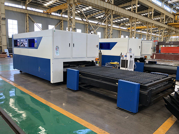 Giá tốt nhất SS Carbon Steel Metal CNC Máy cắt laser Laser