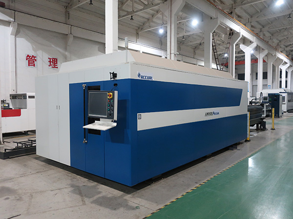 máy cắt kim loại laser 2000w máy cắt laser 1kw